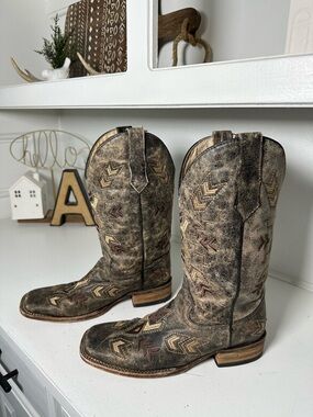 Circle G Cowboy Boots Womens 10M Distressed Leather Western Embroidered Rustic